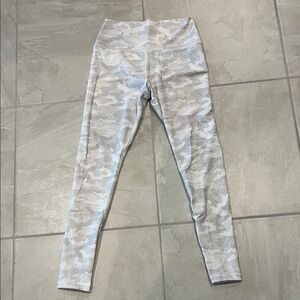 Women's Camouflage Leggings - Gray